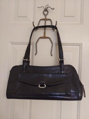 Monsac Black Leather Shoulder Bag with Front Flap